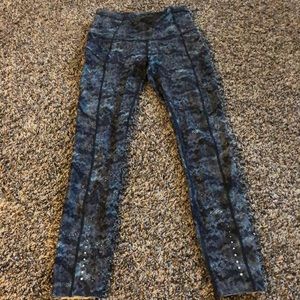 Lululemon fast and free tight 25” blue pattern